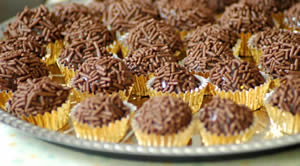 BRIGADEIRO DIET COM LINHAA